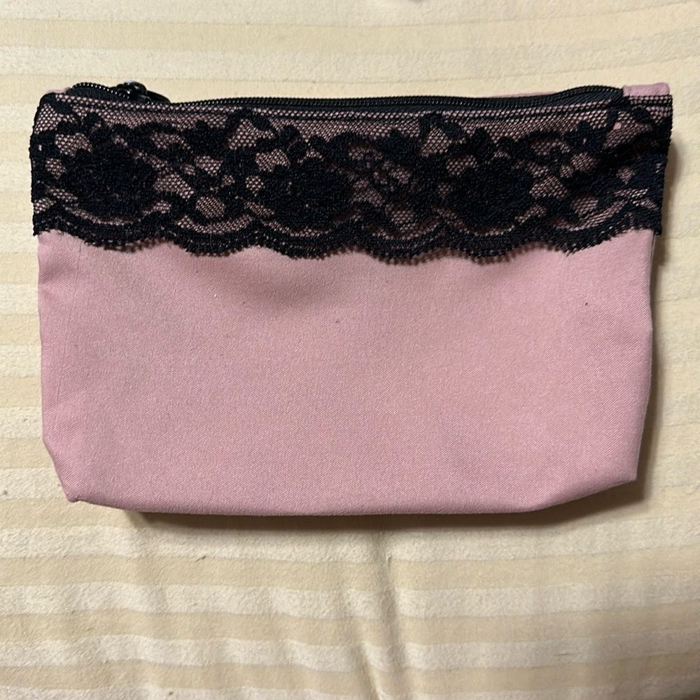IPSY travel or cosmetic bag, tassle zipper pull NWOT